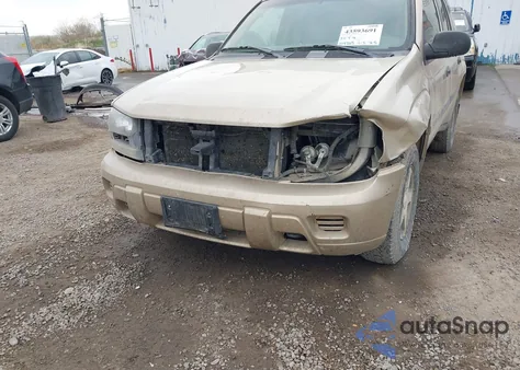 2004 Chevrolet Trailblazer Ls z USA, uszkodzony, nr VIN 1GNDT13S642444660